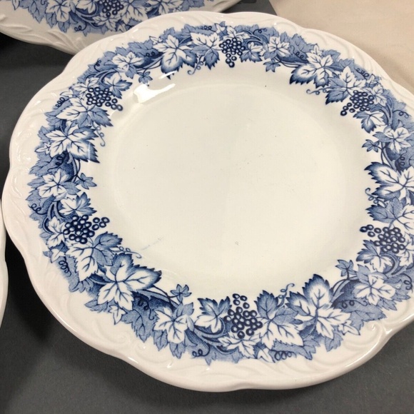 English Staffordshire Sterling Meakin Blue Vine Bread & Butter set of 4 plates - Picture 4 of 12